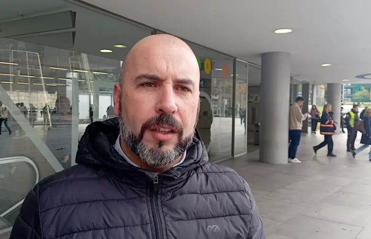 Daniel Nogueira tem 46 anos e é maquinista do Metro do Porto